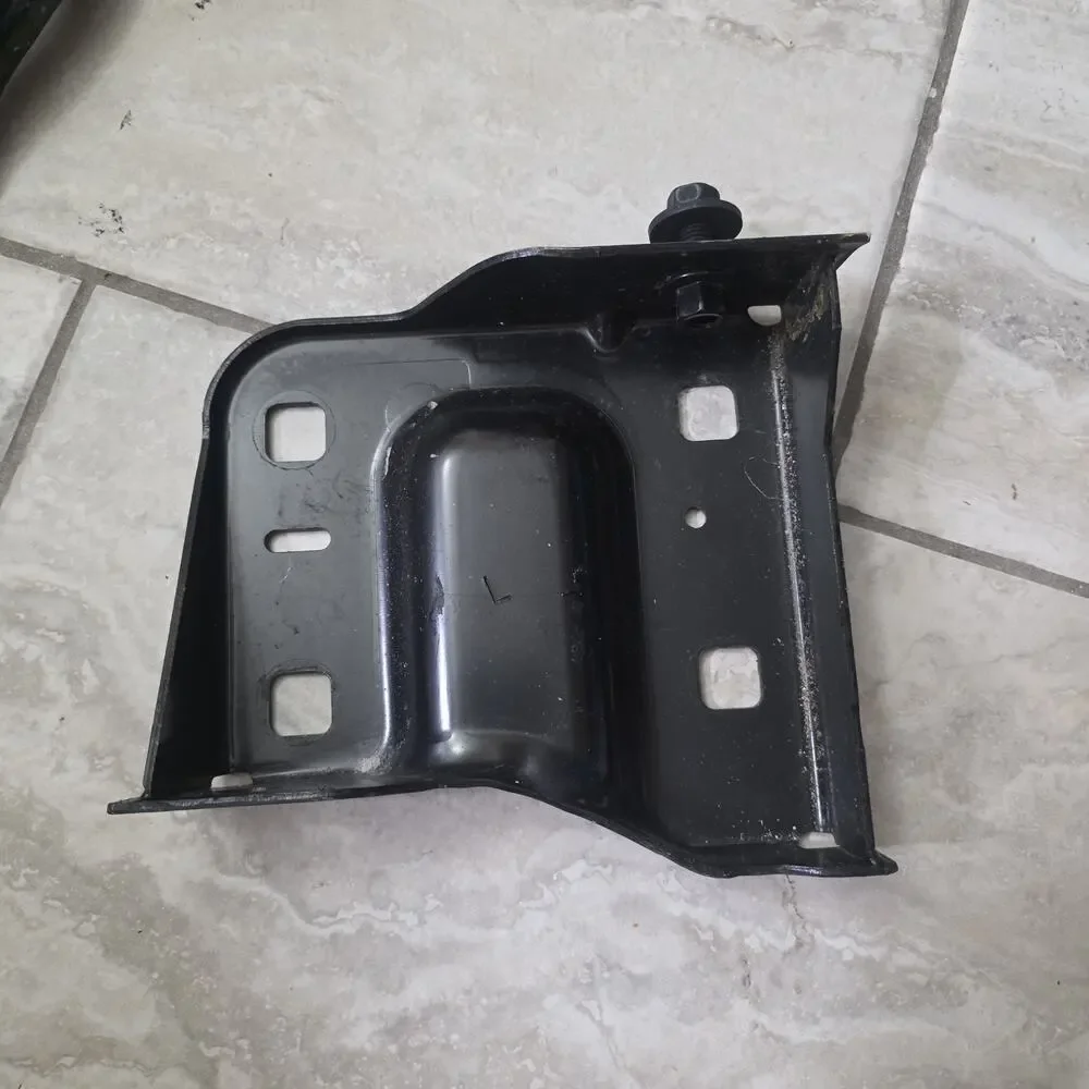 2020-2023‎ Chevrolet Silverado 2500 3500 Front Left Bumper Bar Bracket